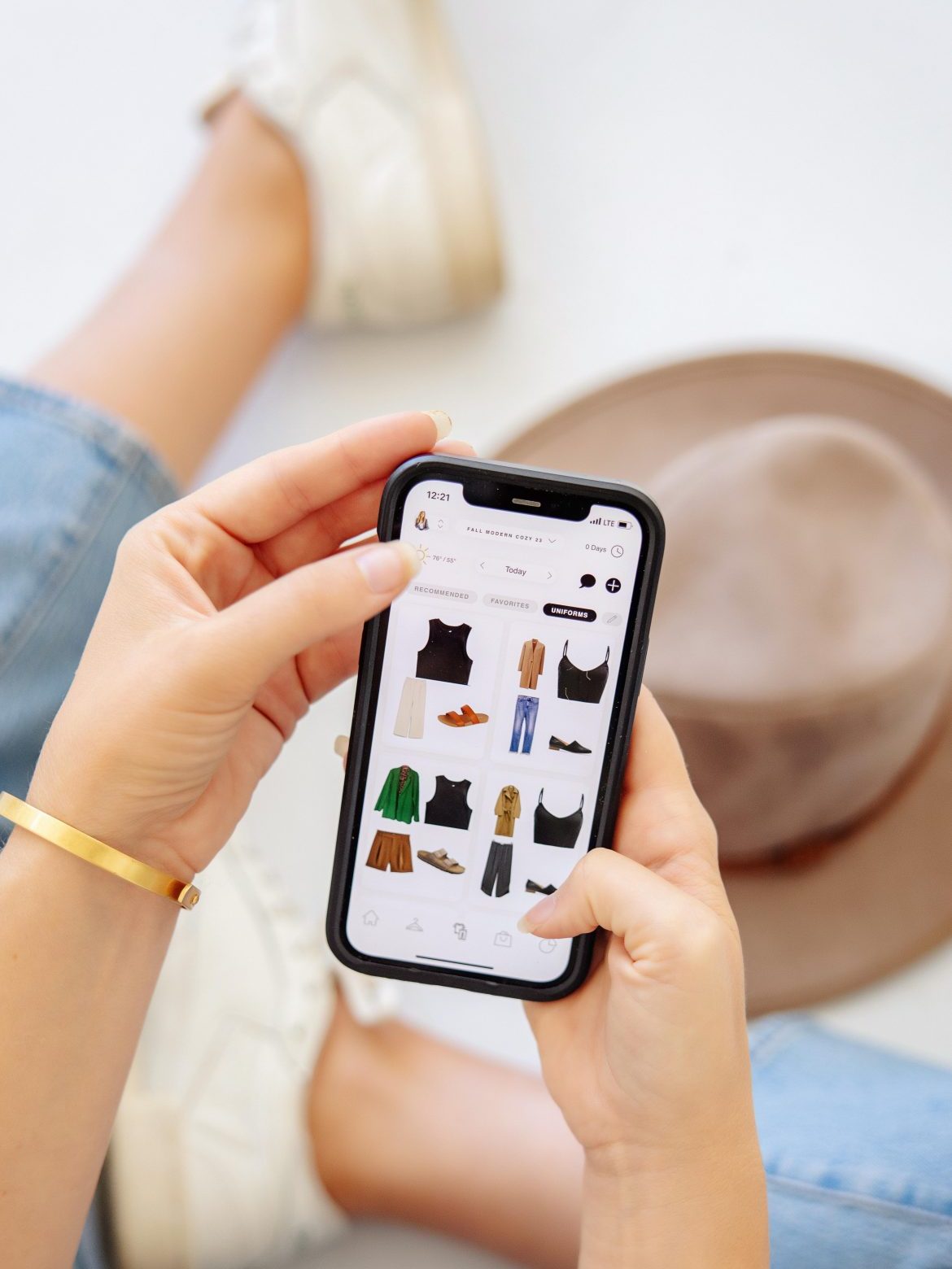 BEST 5 DIGITAL CLOSET APPS: SEAMLESS WARDROBRE ORGANIZATION