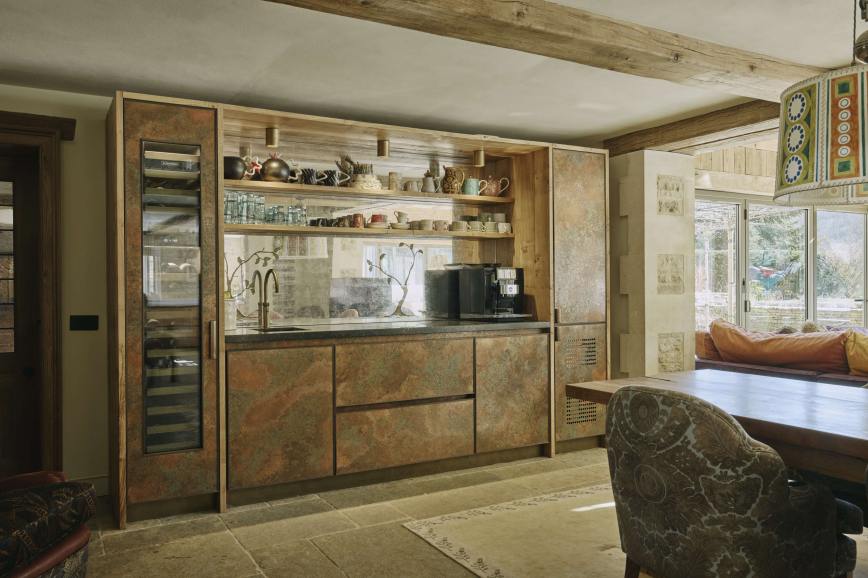 The Cotswolds Kitchen: A Homes & Gardens Design Awards Winner!